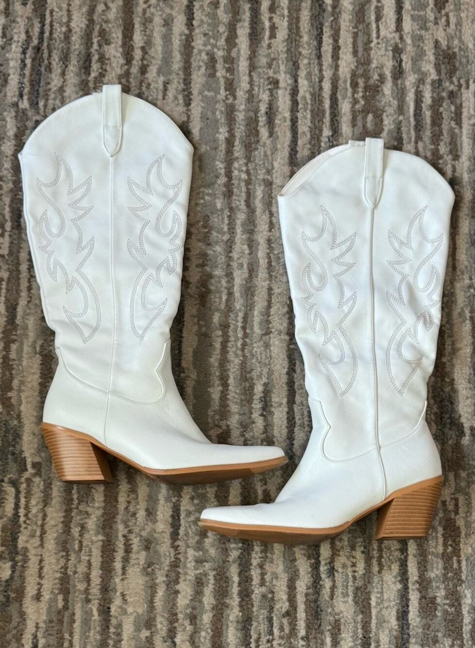 Billini Urson - Women’s White knee-high boots Faux Leather Size 10